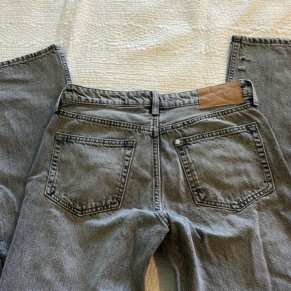 H&M Grey Wash Straight Cut Jeans - Picture 4 of 7
